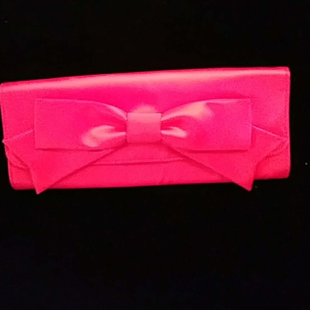 Hollywould for Target red bow clutch-4 1/2x11in.